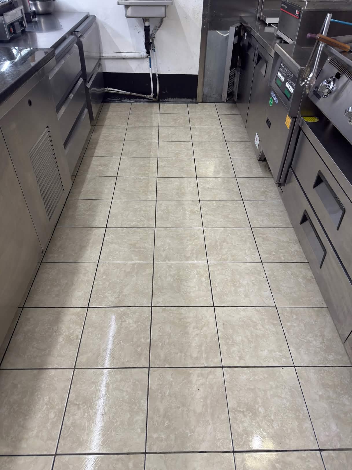 Kitchen After - Clean floor